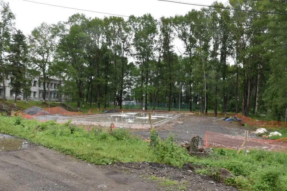 Модульный школьный спортзал возводят у поселковой школы в ЕАО