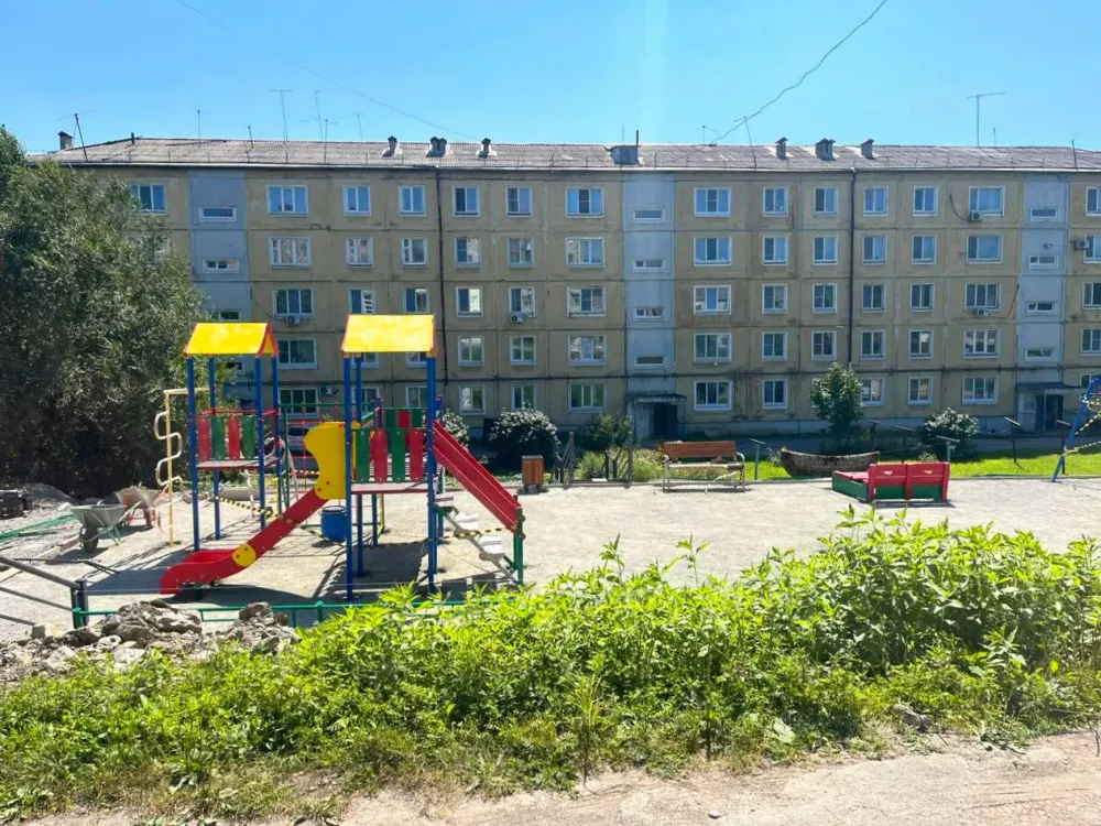 Выбивали победу всей областью: начали благоустраивать двор, за который голосовали жители ЕАО