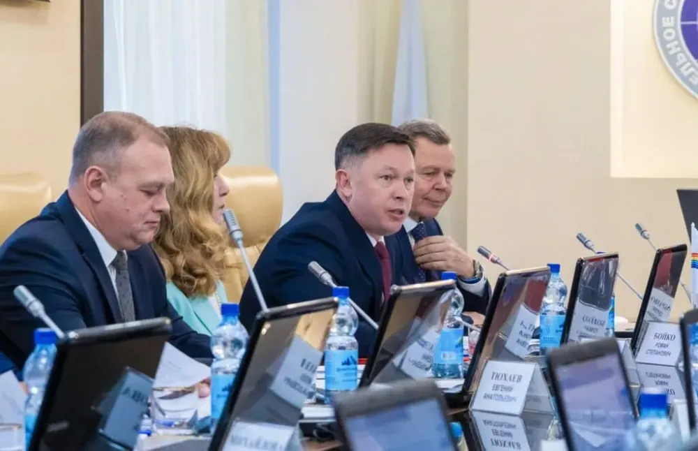 Роман Бойко участвует в работе межпарламентского форума