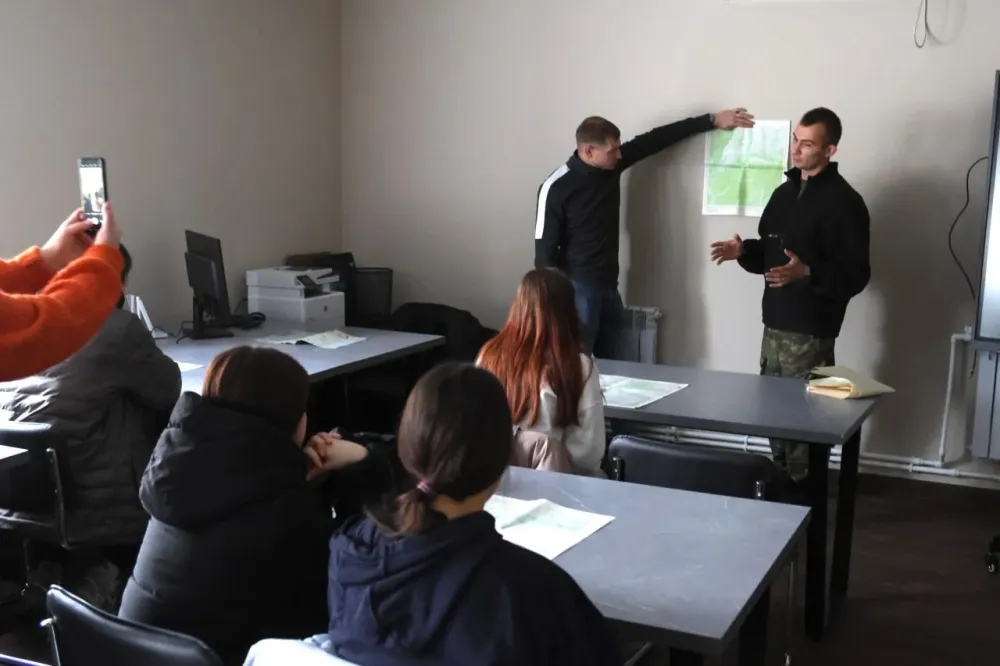 Стрелять и оказывать первую помощь учат школьников ЕАО