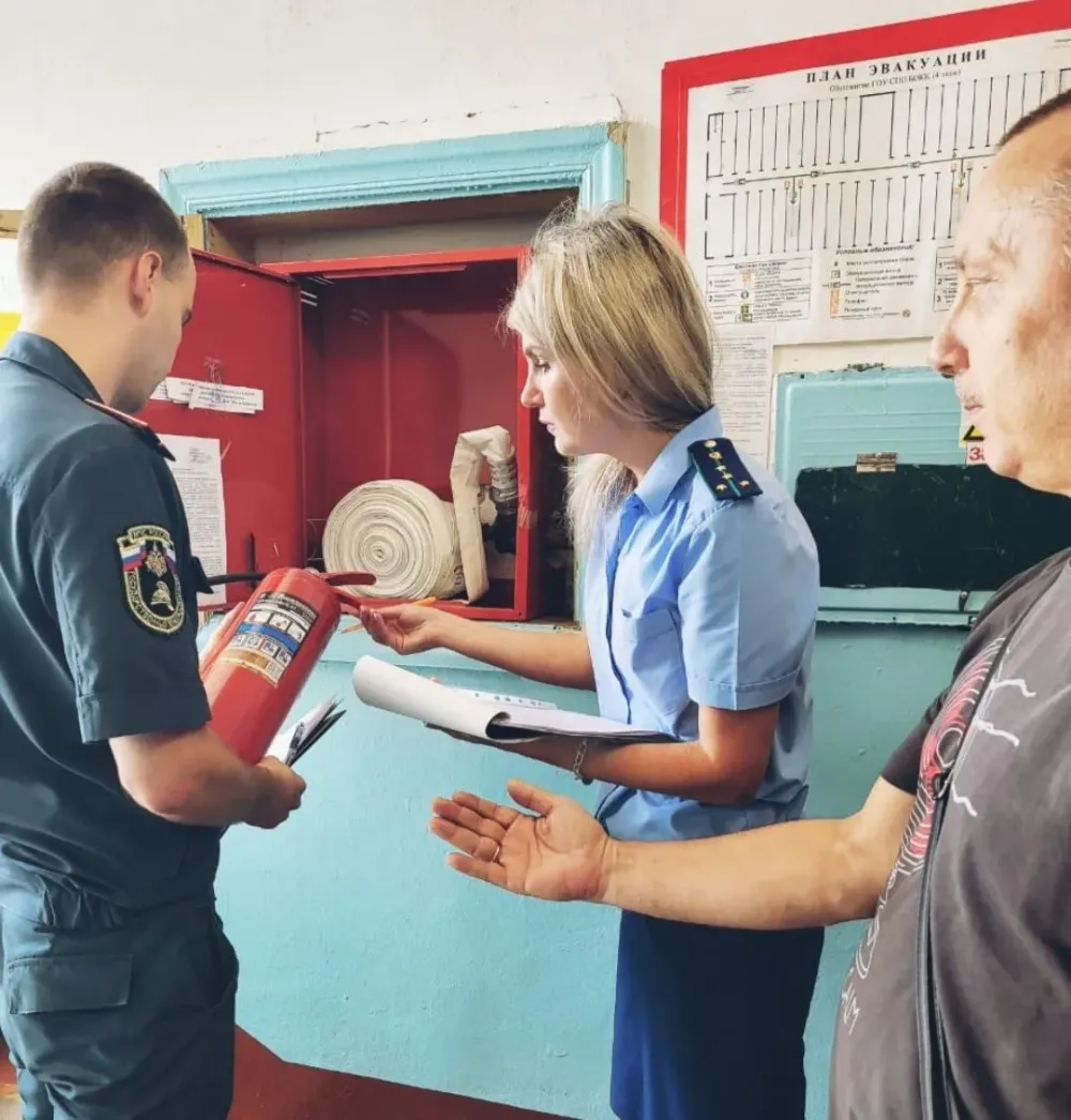 Небезопасным для жизни признано общежитие Биробиджанского колледжа культуры