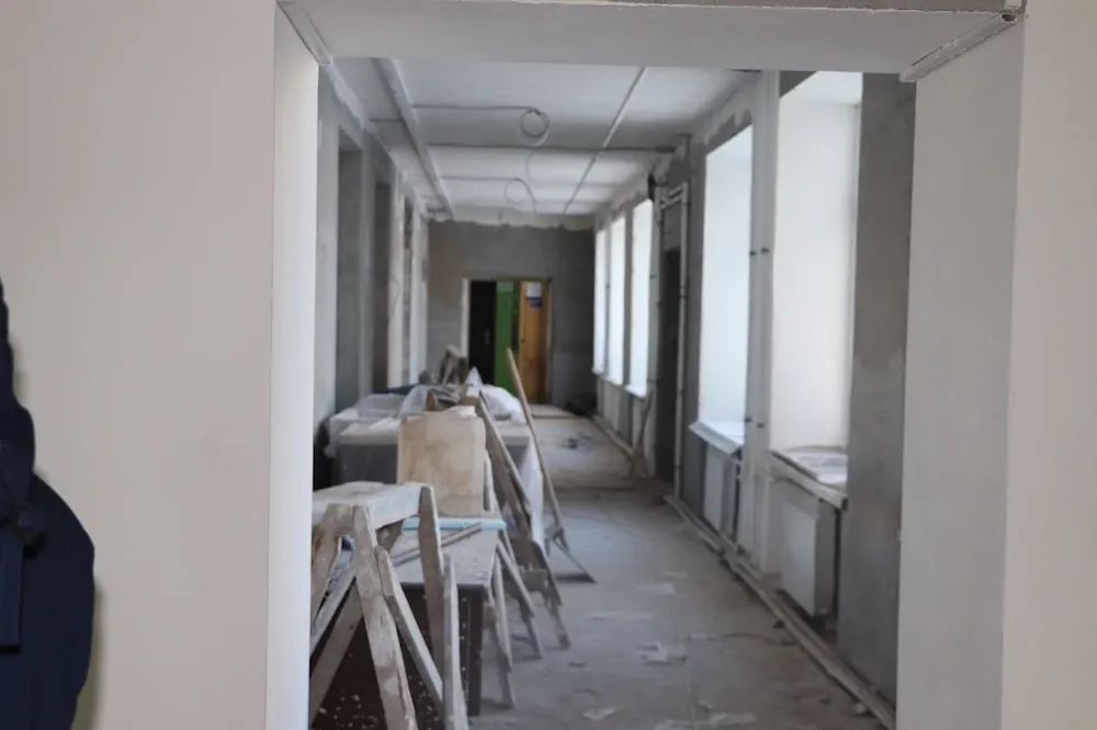 Прокуратура ЕАО проверила ремонт школы в п. Теплоозерск Облученского района