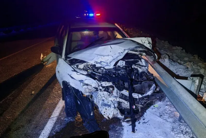 Две фуры «перемололи» легковушку на трассе «Амур» в ЕАО