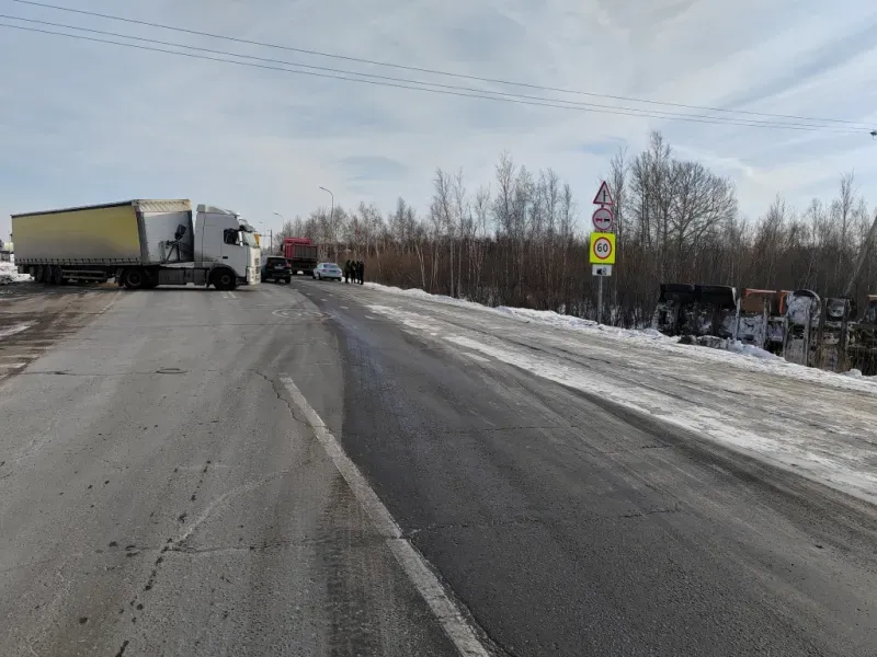 Две фуры не поделили дорогу на трассе «Амур» в ЕАО