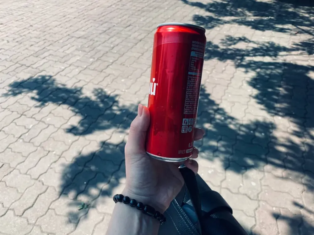 В ЕАО запретили продавать энергетики в школах, больницах и спортзалах