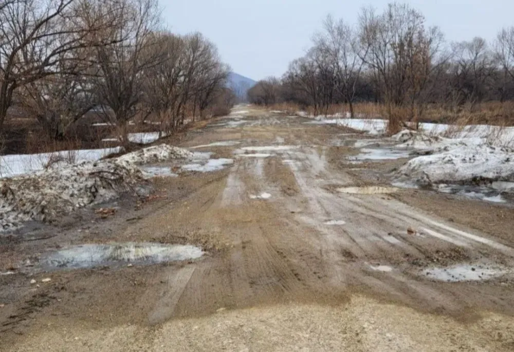Отремонтировать дороги к сельским кладбищам обязала через суд чиновников прокуратура в ЕАО