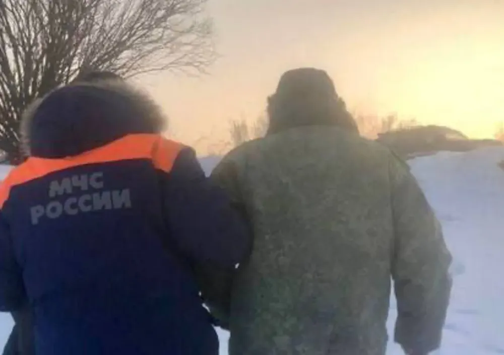 Провалился под лед пенсионер на снегоходе в ЕАО