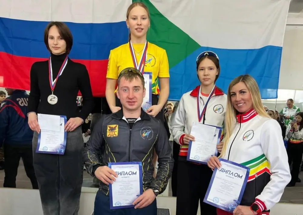 Покорили пьедестал конькобежцы ЕАО на дальневосточных соревнованиях