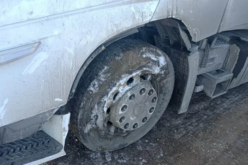 Машина-убийца: у фуры взорвалось колесо на трассе «Амур» в ЕАО