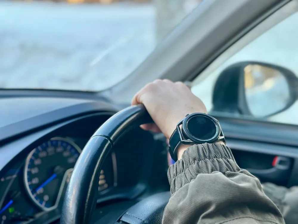 Отобрали у горе-отца авто за неуплату алиментов в Биробиджане