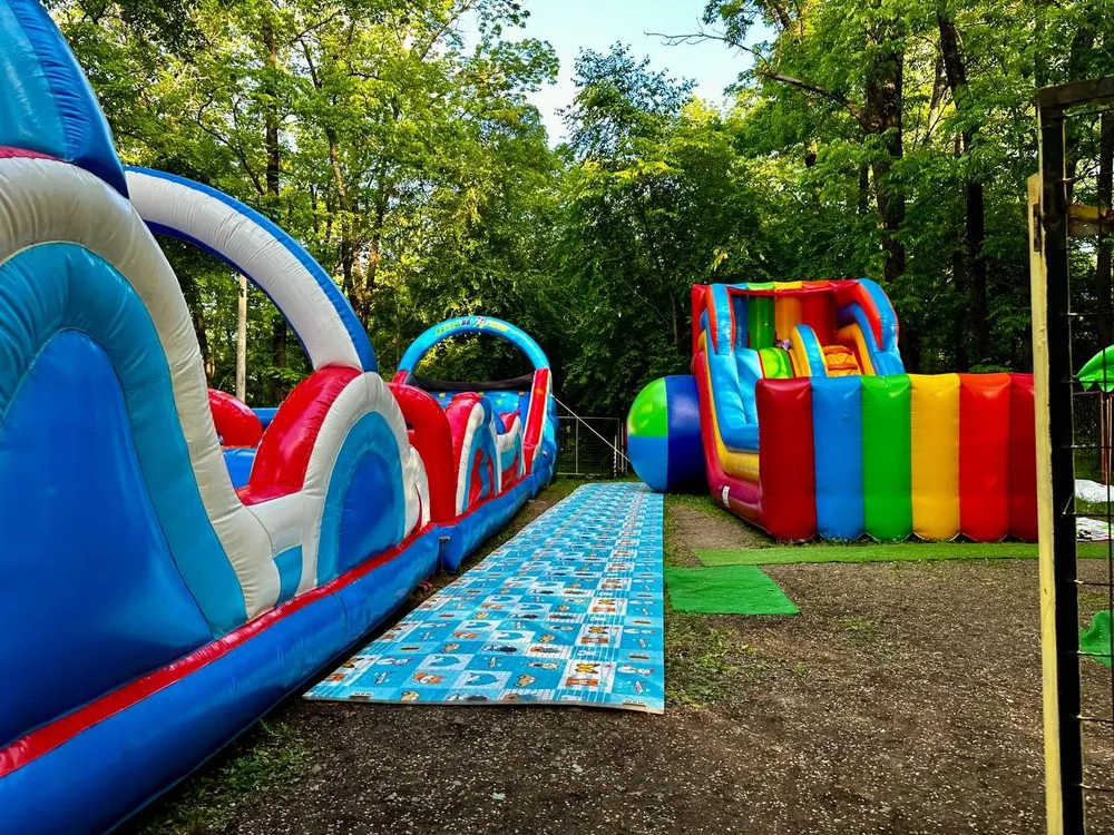 За перелом позвоночника заплатил 500 тысяч рублей ребёнку владелец батутного центра в Хабаровске