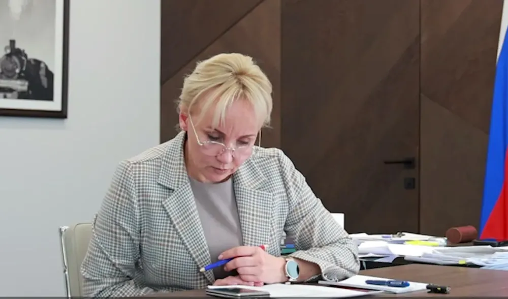 Ждет прекращения жалоб в соцсетях глава ЕАО Мария Костюк