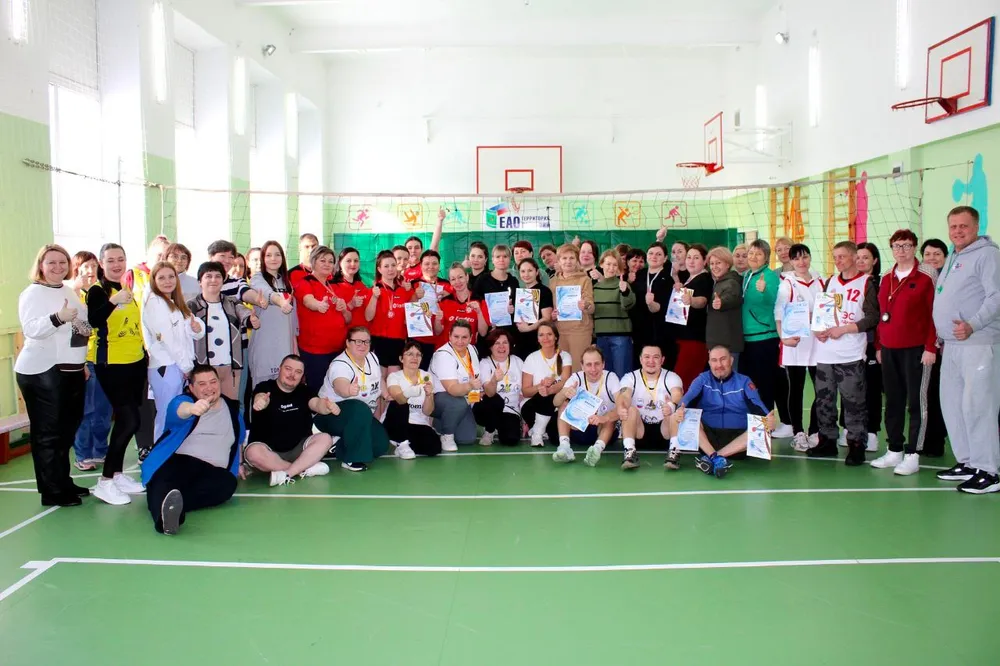 Педагоги Облучья забрали золото на турнире по волейболу в ЕАО