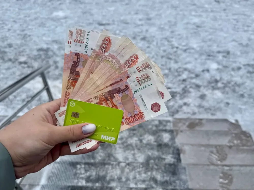 Житель ЕАО осужден за кражу с банковской карты, найденной в Хабаровске