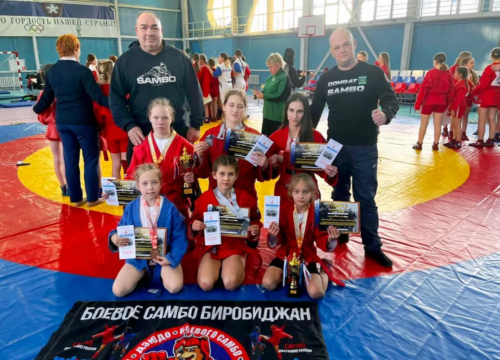 Ворох наград привезли самбистки ЕАО из Приморского края
