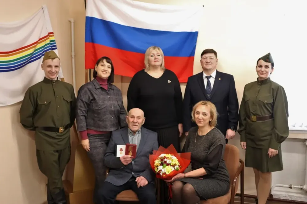 Юбилейные медали вручили узнику концлагеря и труженику тыла в ЕАО