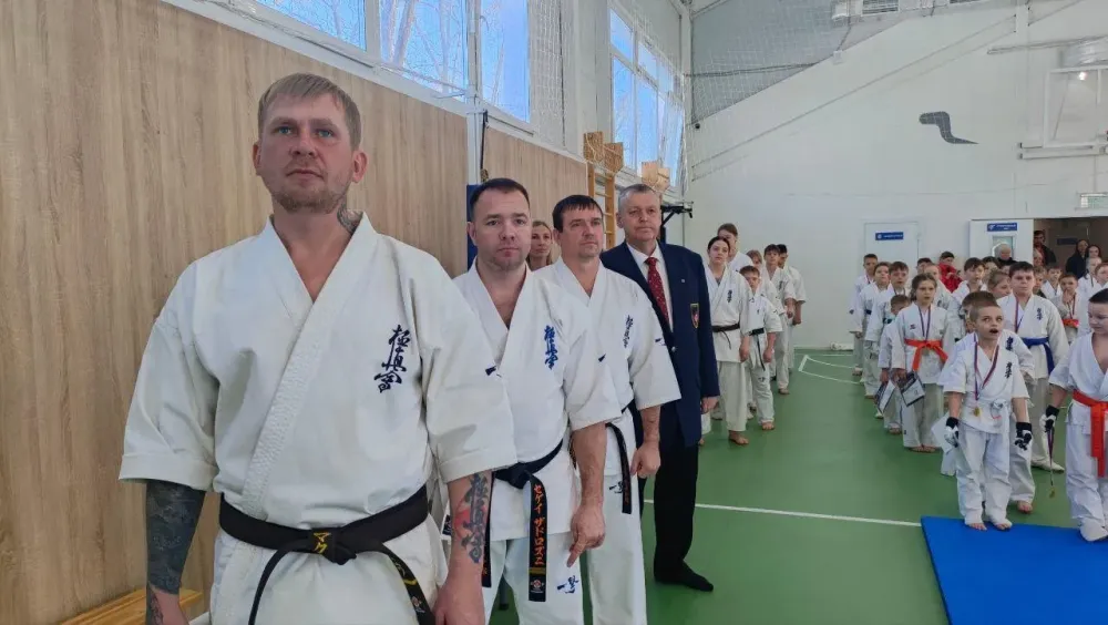 Киокусинкай объединил более 200 спортсменов в Биробиджане на открытой тренировке