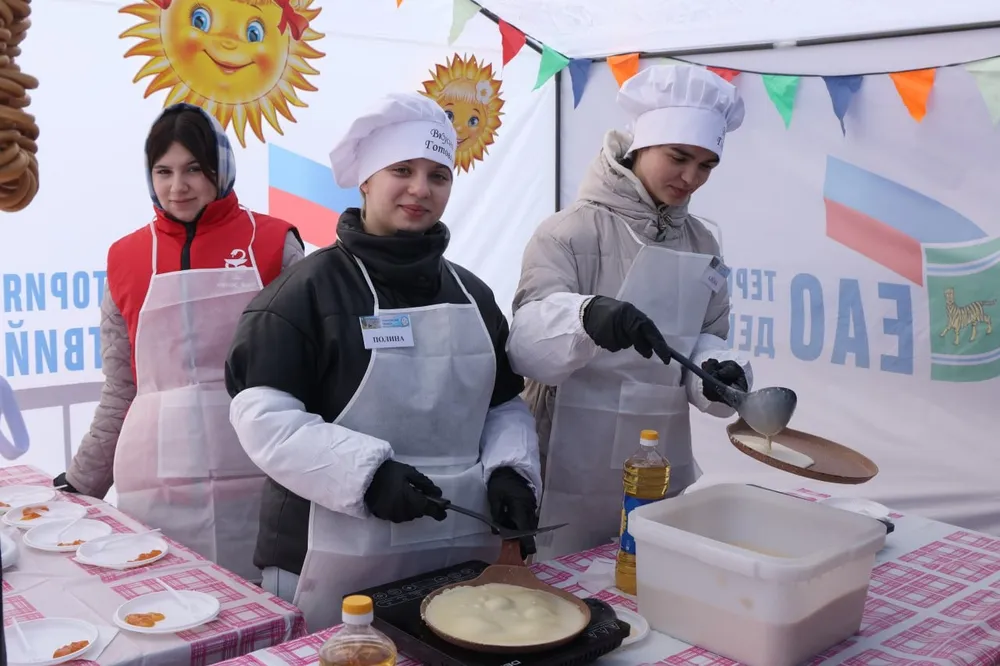 Бесплатными блинами будут угощать на масленичных гуляниях в Биробиджане