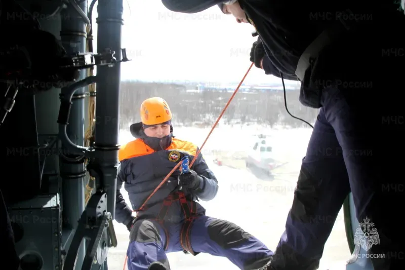Готовятся к ЧП: спуски с вертолета отработали спасатели ЕАО