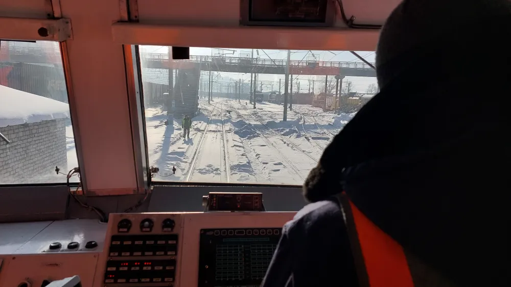 Железнодорожник сливал топливо с локомотива и попался на его продаже в ЕАО