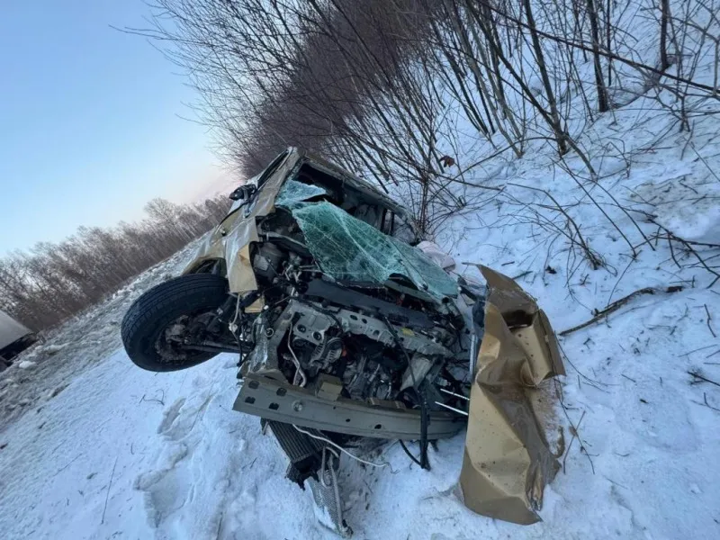 Улетел в кювет и покалечил пассажира «бесправный» водитель на трассе в ЕАО