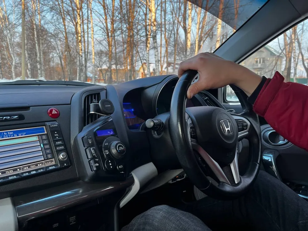 Конфисковали дорогой «Лексус» у отца первоклассника в счет алиментов приставы в Хабаровске