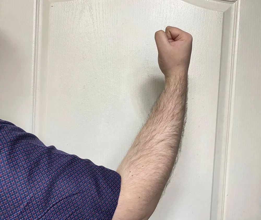 Пьяные посетители бара устроили дебош, успокаивать их приехали росгвардейцы в Биробиджане