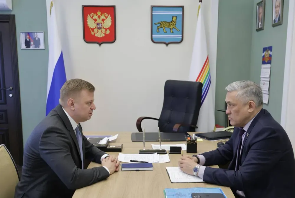 Сенатор Юрий Валяев прибыл в ЕАО с рабочим визитом