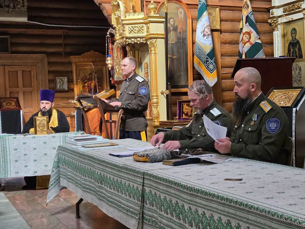 Казаки ЕАО заслушали отчет атамана на Большом круге в Биробиджане