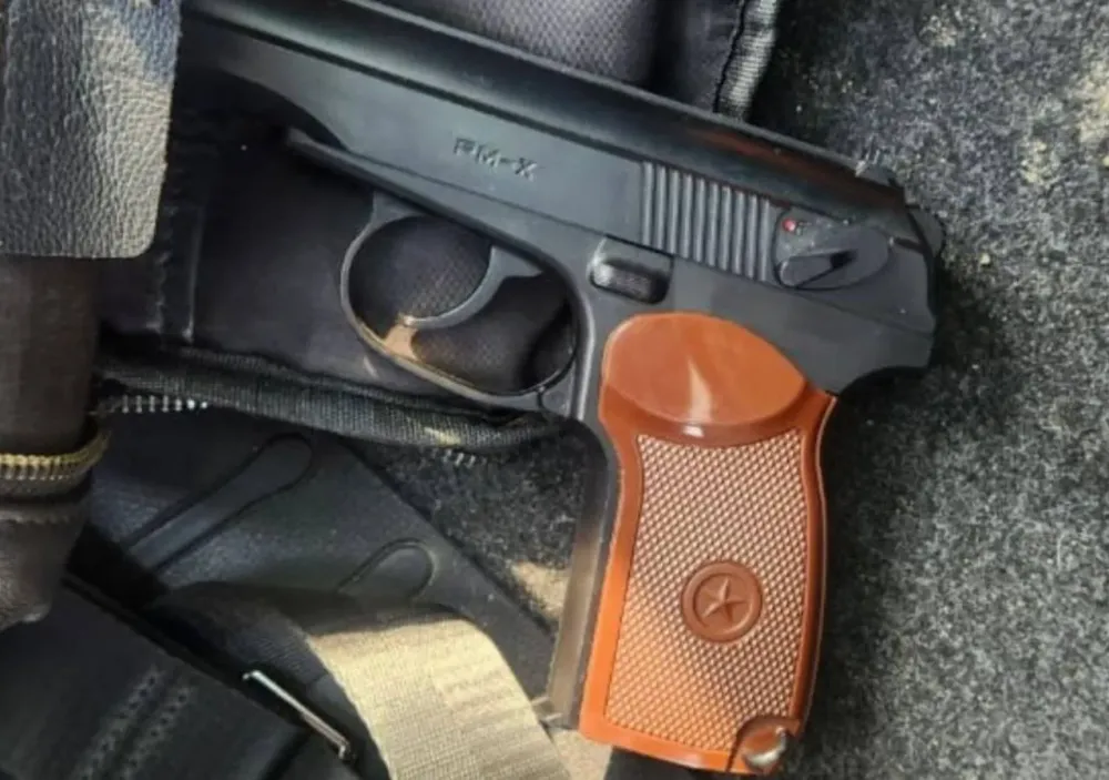 В балаклаве и с пистолетом пришел на массаж хабаровчанин