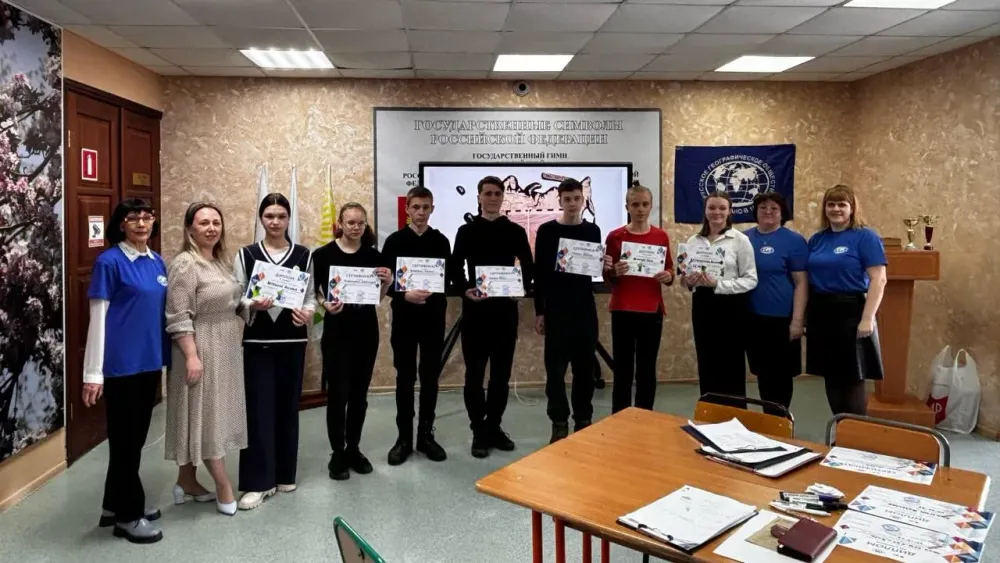 Биробиджанский лицей №23 победил в Чемпионате по скоростной сборке спилс-карт России