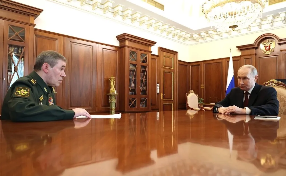 Владимир Путин объявил пасхальное перемирие