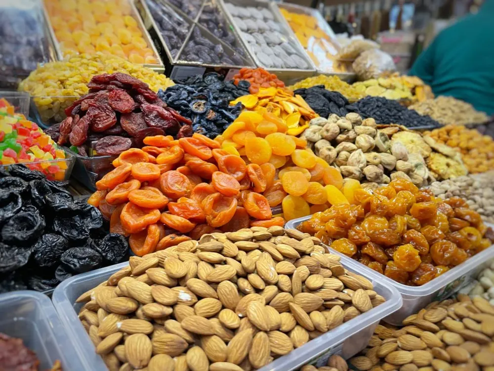 Ученые назвали самый полезный сухофрукт: замени кофе на фрукты и улучшай здоровье