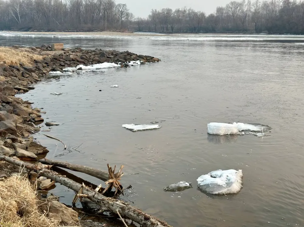 Тонкий лёд уносит жизни детей: спасатели в ЕАО призывают родителей заняться воспитанием своих чад