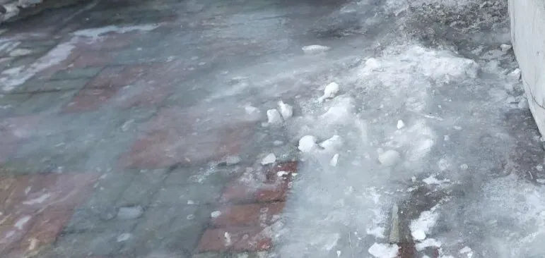 Получила перелом из-за наледи на дорогах жительница ЕАО