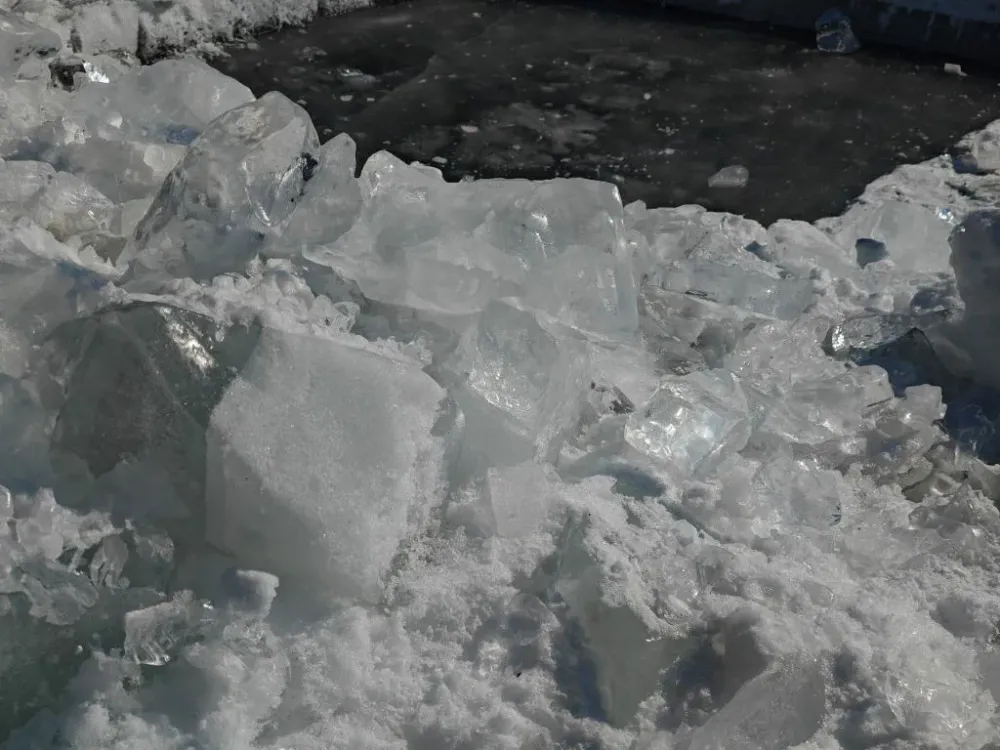 Штрафы за детей, гуляющих по льду, прилетают биробиджанцам