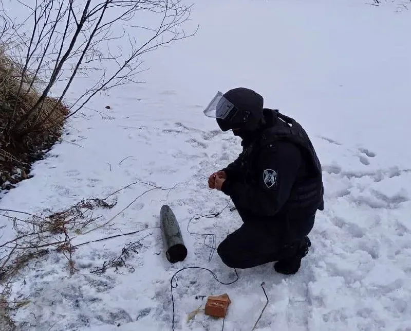 Боевой снаряд откопали у оживленной трассы «Амур» в ЕАО