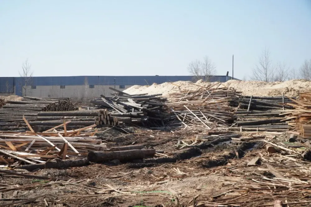 Будут ли гореть склады с отходами деревообработки в Биробиджане, рассказали в мэрии