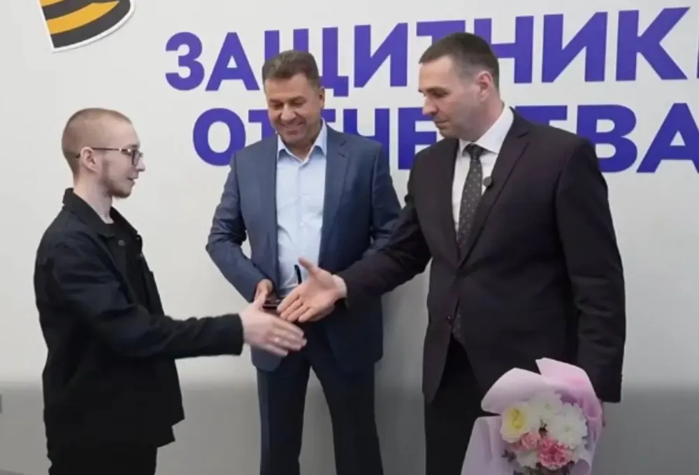 Квартиру и машину подарили ветерану СВО в Хабаровском крае