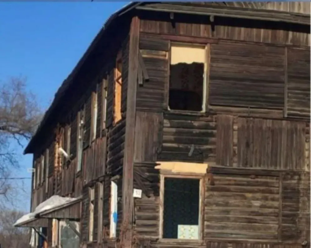 Снести расселенные бараки обязали мэрию Биробиджана