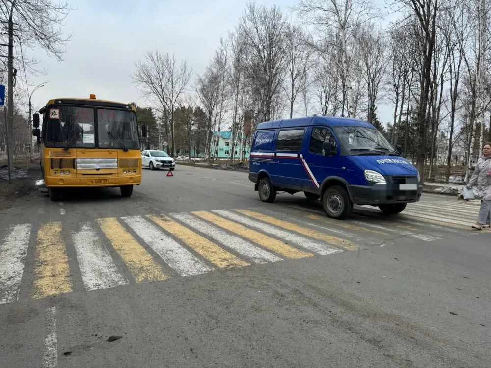 Почтомобиль сбил подростка на зебре в Хабаровском крае