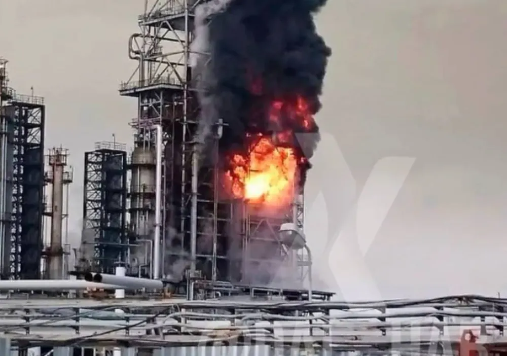 Сильнейший пожар на нефтезаводе в Хабаровском крае