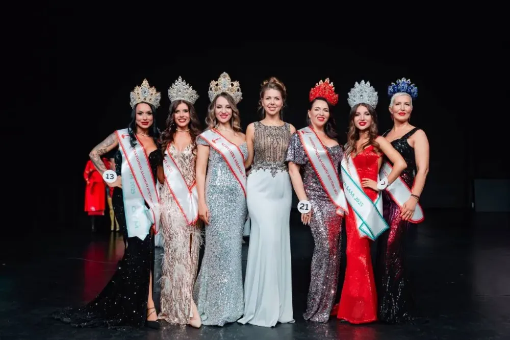 Биробиджанка забрала корону императрицы на конкурсе красоты в Хабаровске