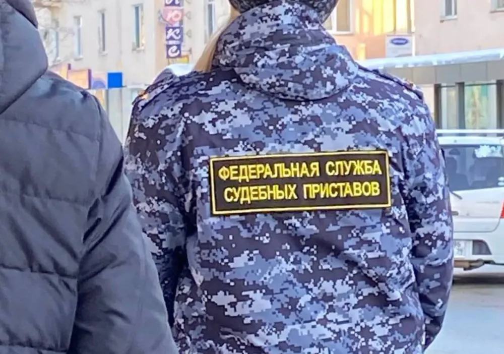 Только арест квартиры побудил горе-отца выплатить алименты сыну в Хабаровске