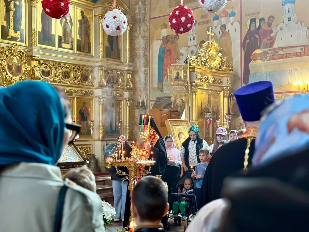 С праздником Светлой Пасхи поздравляет жителей ЕАО Мария Костюк