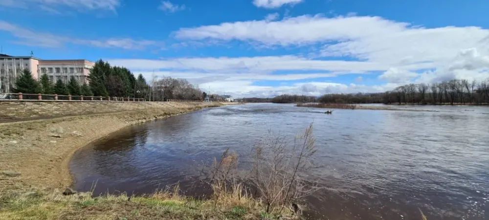 Укреплять набережную будут совместно с ремонтом моста через Биру — мэр Биробиджана