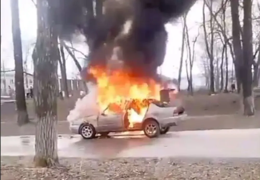 Вспыхнула на ходу иномарка в ЕАО