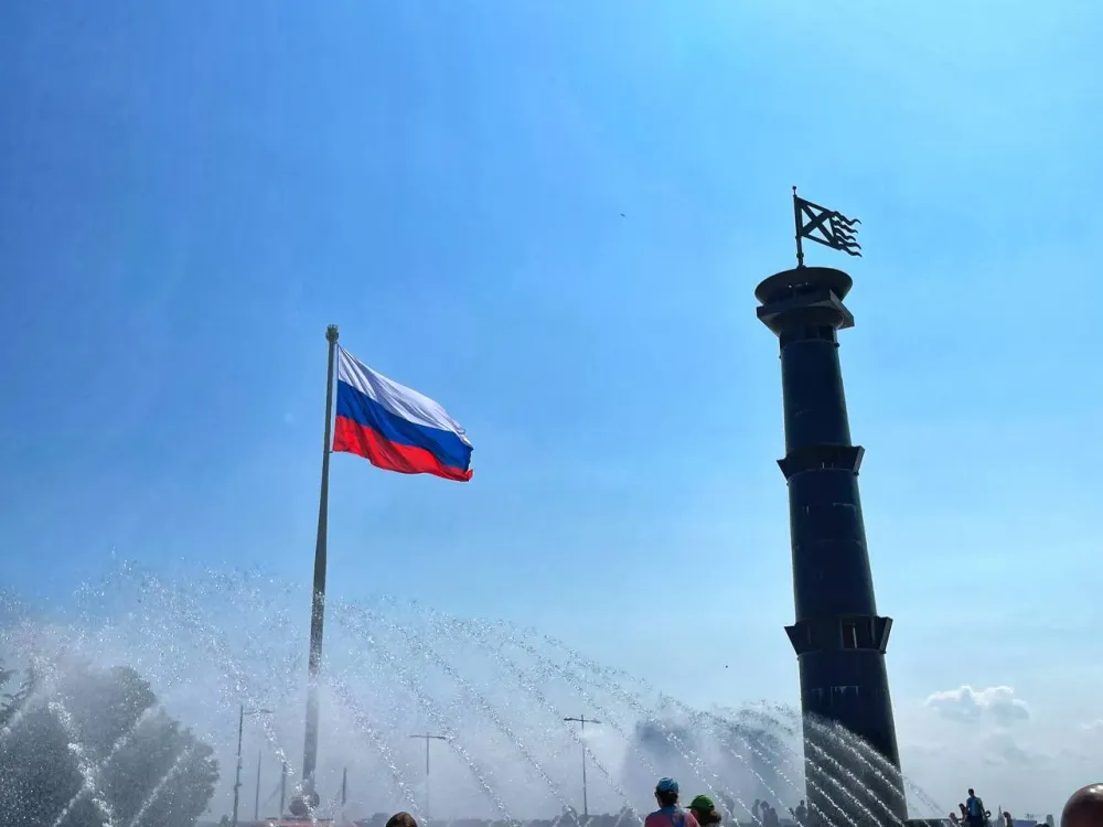 В Хабаровске открыли сезон фонтанов с музыкальными и лазерными шоу