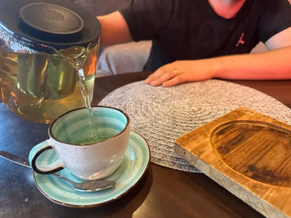 Горячий чай выше 60 градусов увеличивает риск рака пищевода