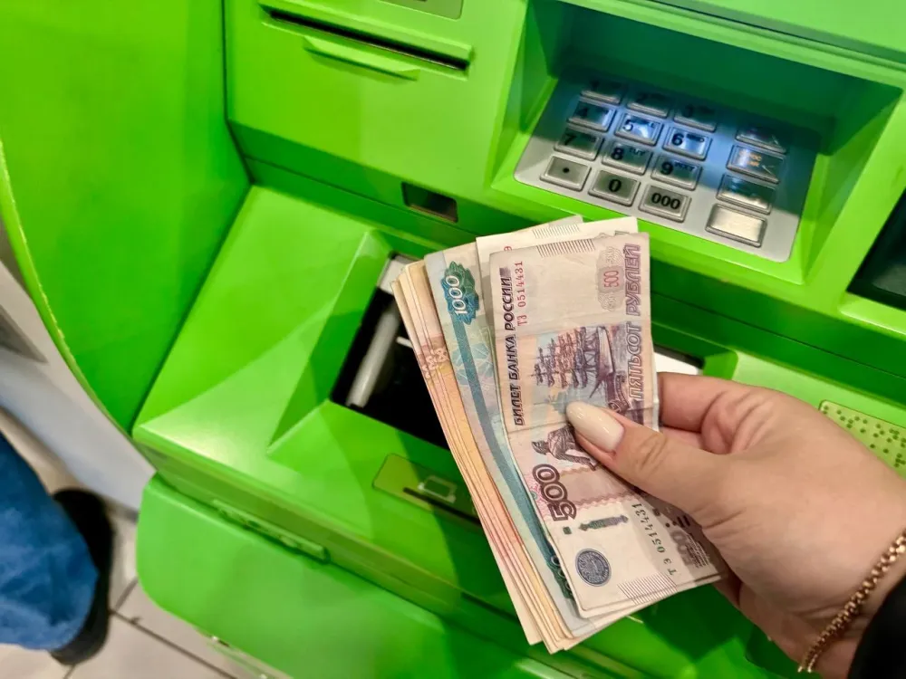 Банк вовремя остановил перевод: биробиджанка чуть не стала жертвой мошенников